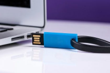 usb-flash-drive-297×141