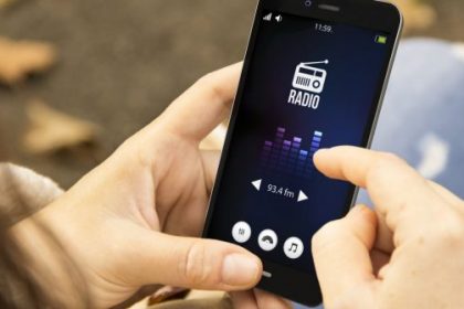 Smartphone-FM-Radio-Featured-670×335
