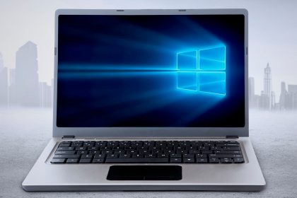windows-10-laptop-logo