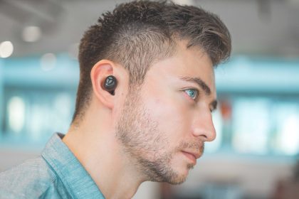 true-wireless-in-ear-headphones-buying-tips-featured