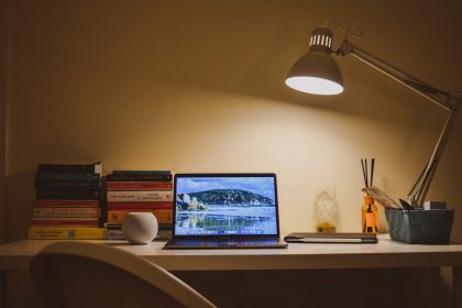Desk-with-Lamp